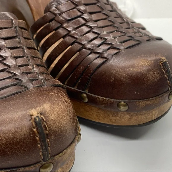 MIA Leather and Wood Woven Clogs-VINTAGE 90s (SIZE 8) - Picture 8 of 11